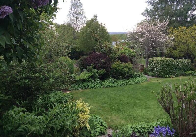 Alexandra Garden Court Motel