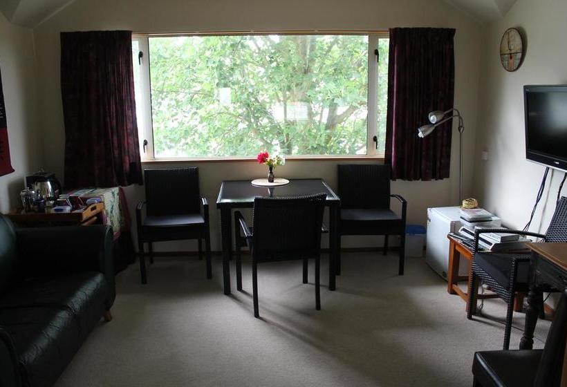 Aroha Riccarton Bed And Breakfast