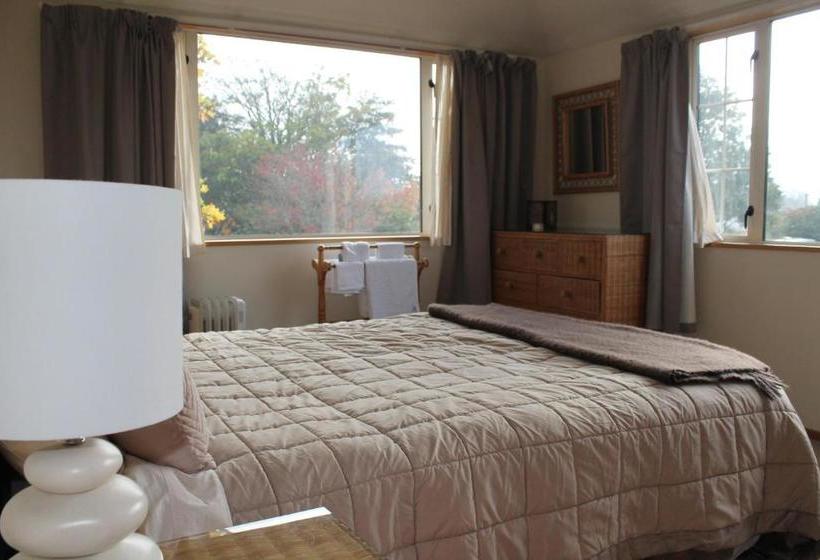 Aroha Riccarton Bed And Breakfast