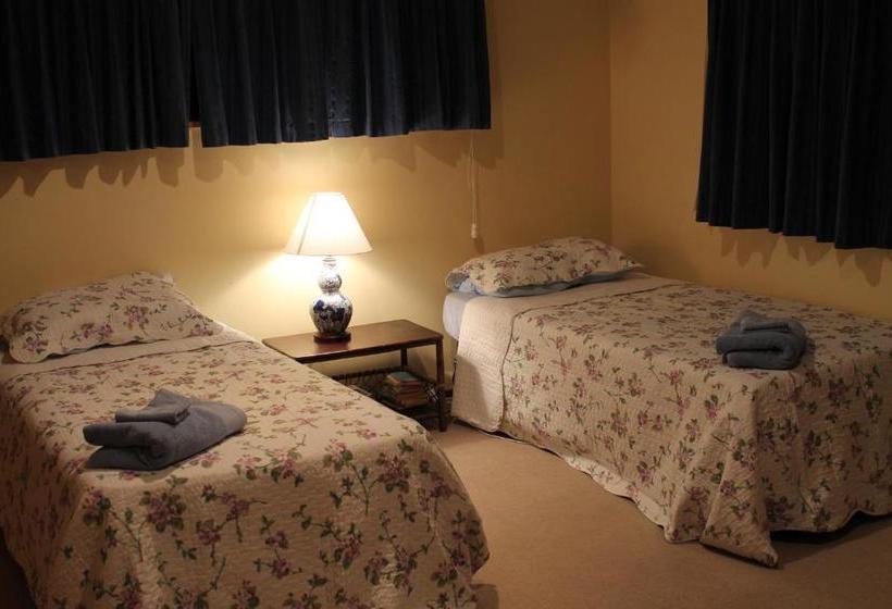 Aroha Riccarton Bed And Breakfast