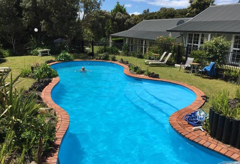 Ash Grove Boutique Motel