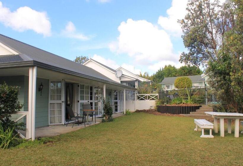 Ash Grove Boutique Motel