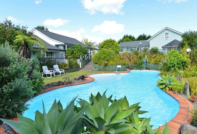 Ash Grove Boutique Motel