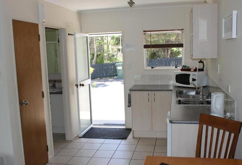 Ash Grove Boutique Motel