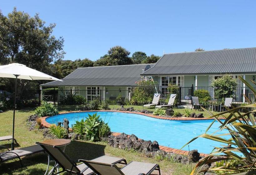 Ash Grove Boutique Motel