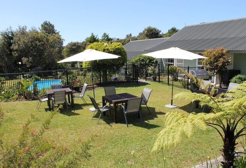 Ash Grove Boutique Motel