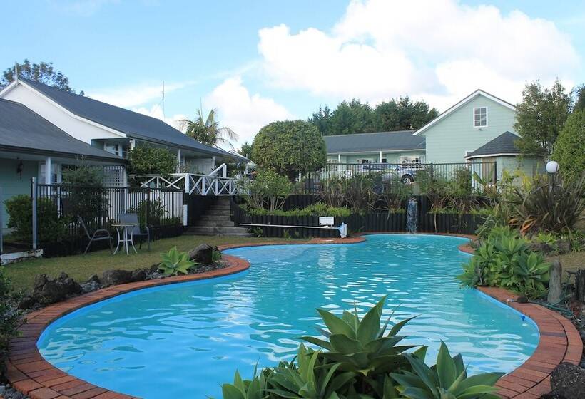 Ash Grove Boutique Motel