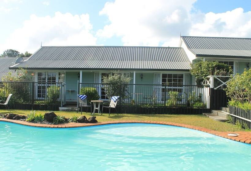 Ash Grove Boutique Motel