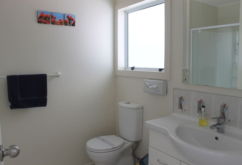 Ash Grove Boutique Motel