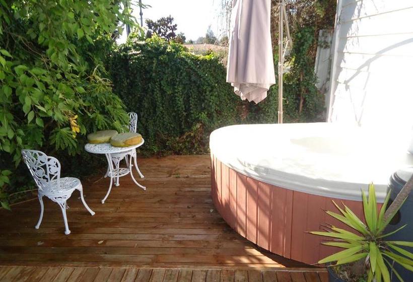 Astonleigh Villa Bed & Breakfast