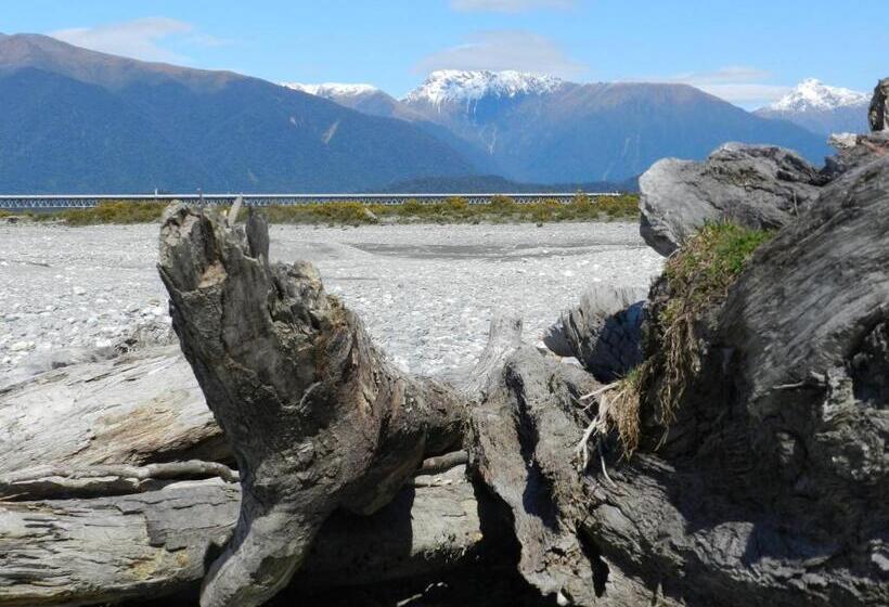 Asure Aspiring Court Motel