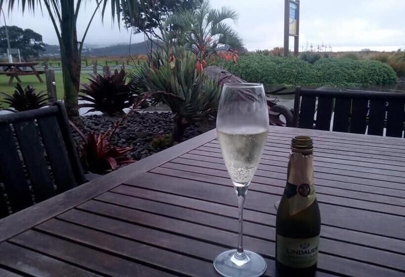 Мотель Baileys At The Beach