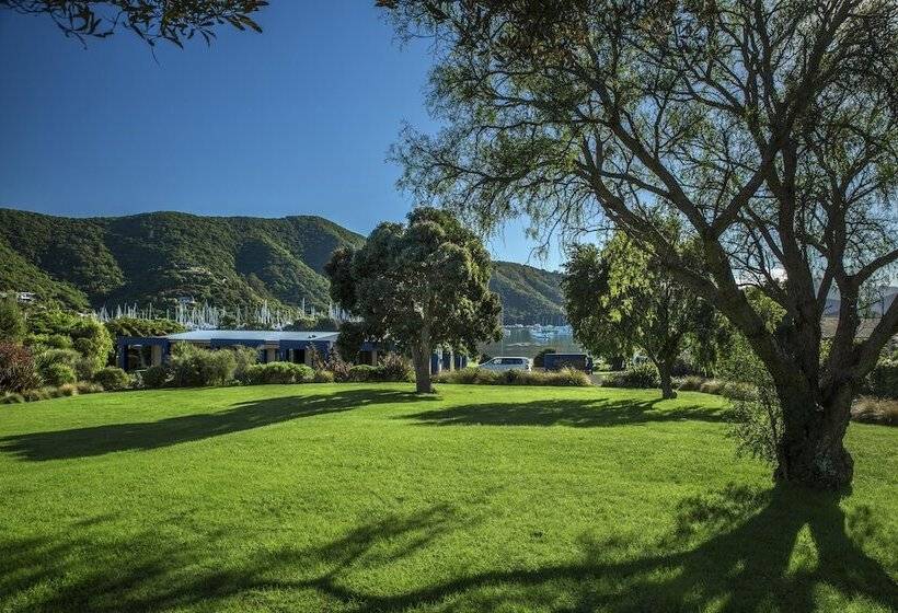 Bay Vista Waterfront Motel