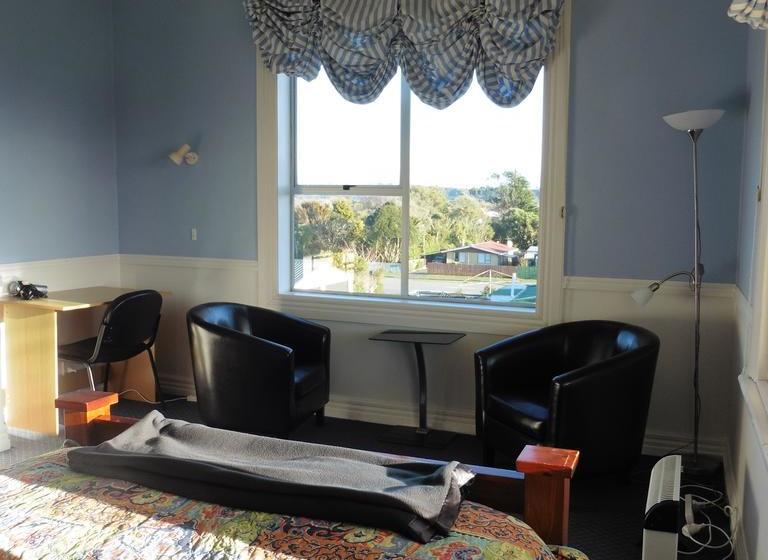 تختخواب و صبحانه Ace Accommodation