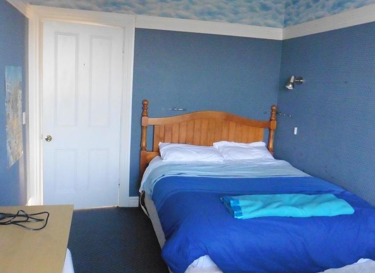 تختخواب و صبحانه Ace Accommodation