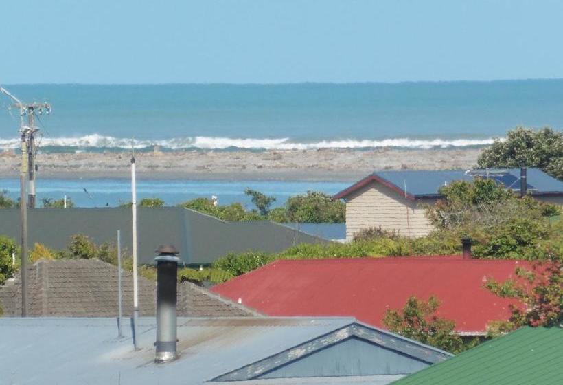 تختخواب و صبحانه Ace Accommodation