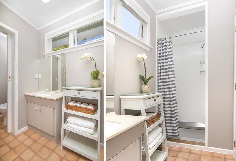 Botanica Bed And Breakfast