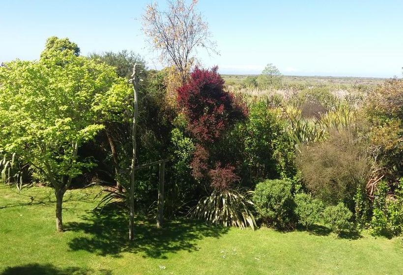 تختخواب و صبحانه Misty River Retreat