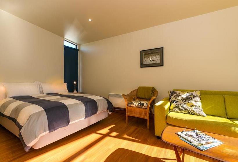 تختخواب و صبحانه Misty River Retreat