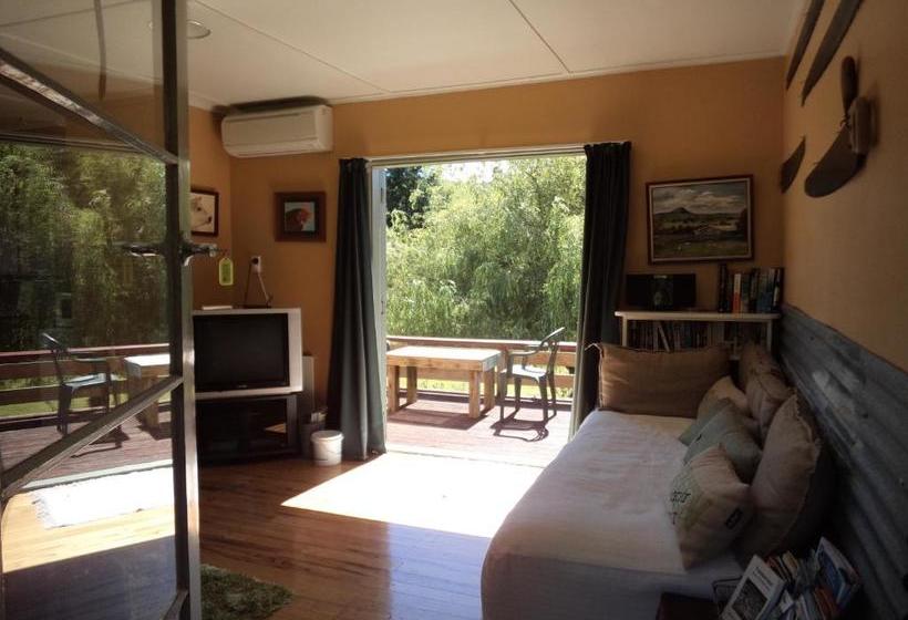 Bed and Breakfast Earthsounds Country Cottage