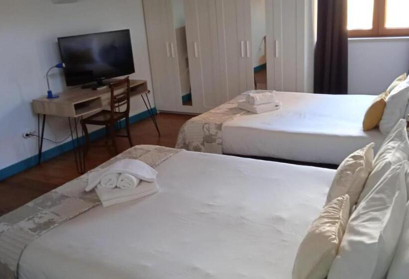 تختخواب و صبحانه Guest House Villa Dos Poetas