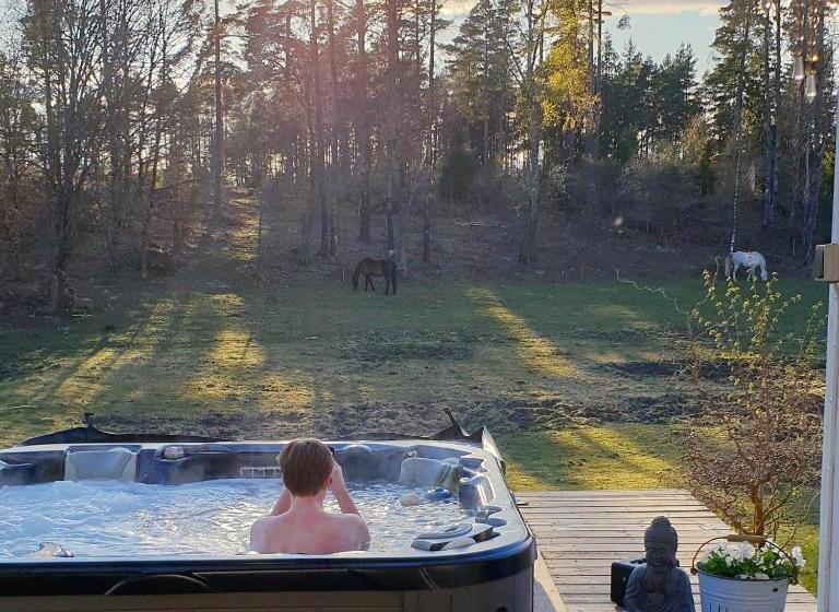 ベッドアンドブレックファースト Höhällets Lantliga Rum