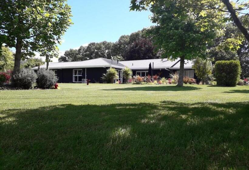 مبيت وإفطار Korbaylen Estate