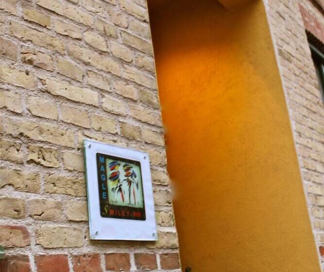 住宿加早餐  Magles Smiley Inn