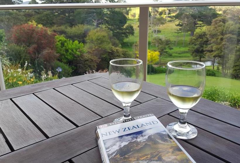 تختخواب و صبحانه Riverside Homestead