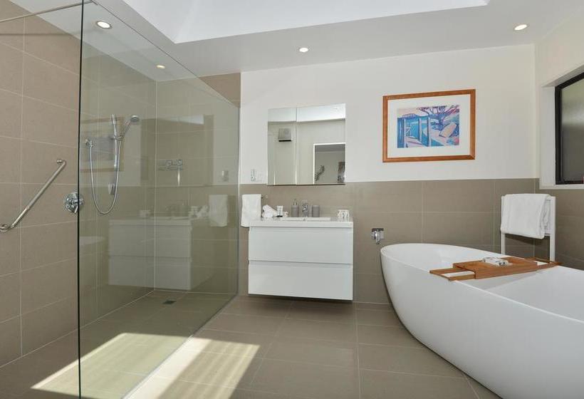 민박 Riverside Homestead