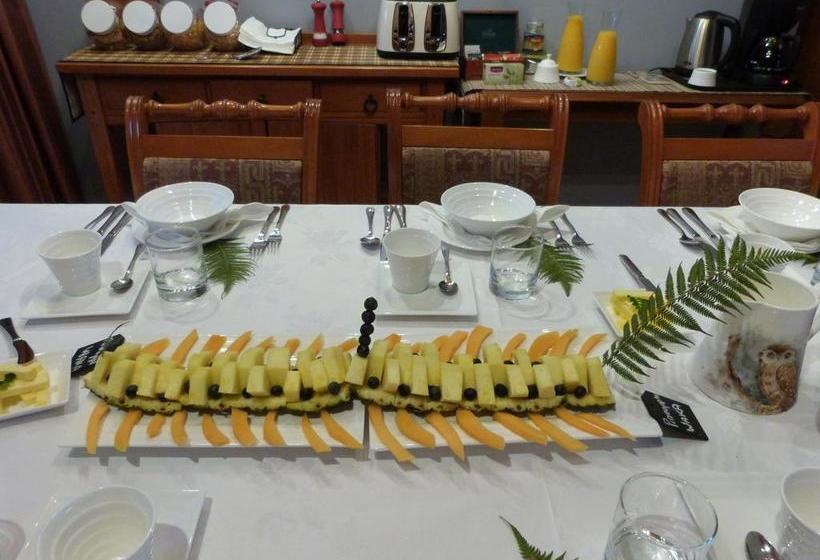 تختخواب و صبحانه Riverside Homestead