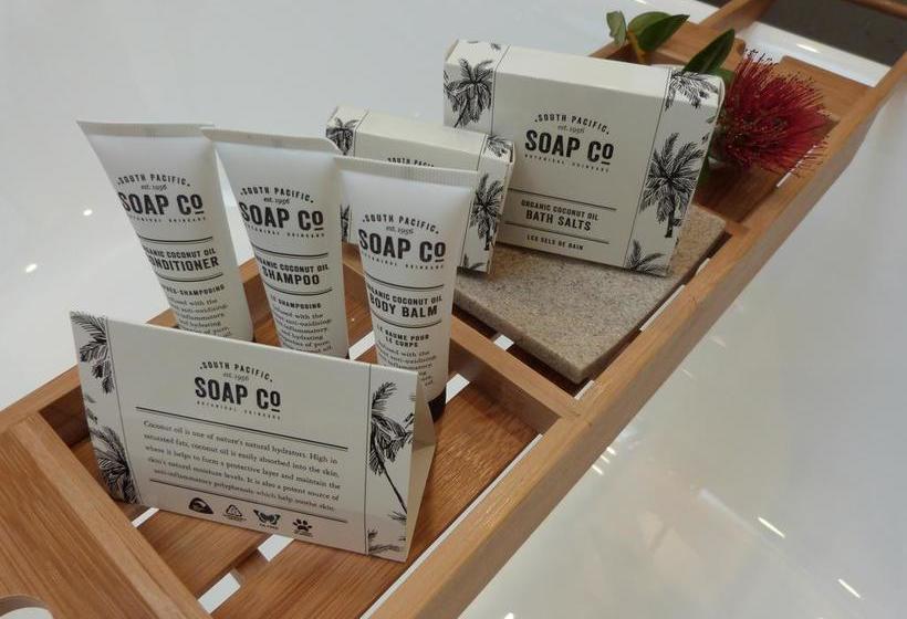 민박 Riverside Homestead