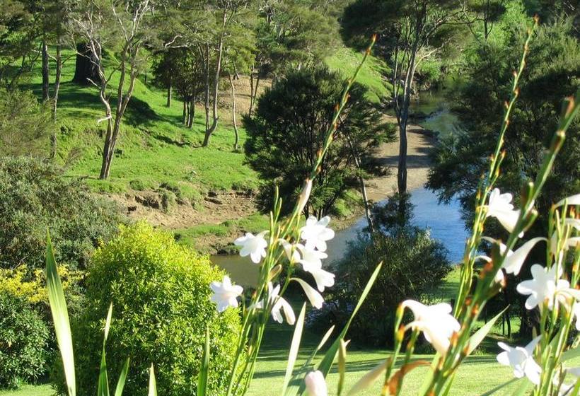 민박 Riverside Homestead