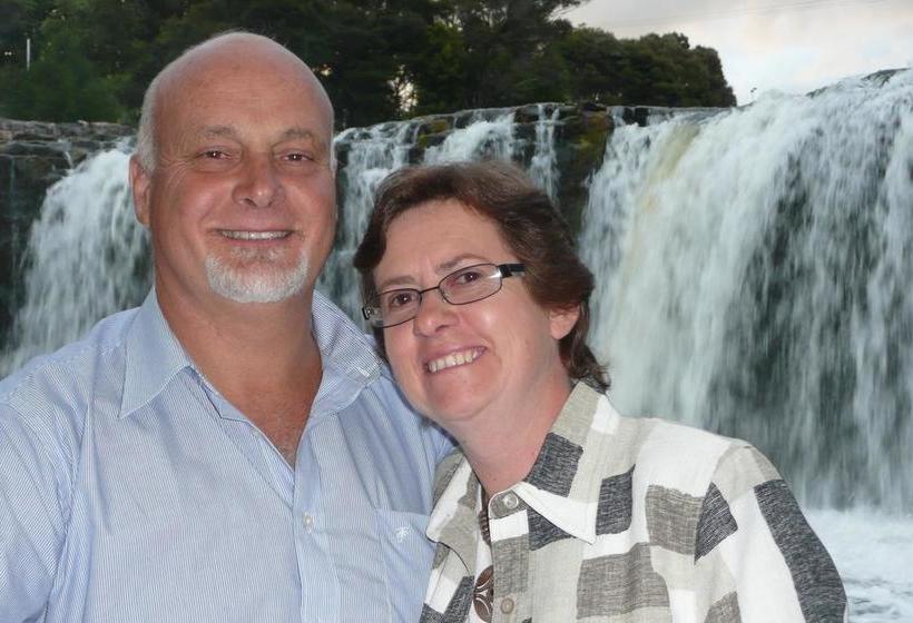 민박 Riverside Homestead