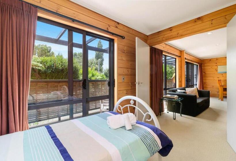 צימר Ngongotaha Lakeside Lodge