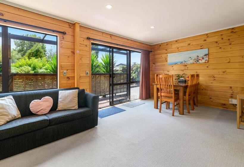 צימר Ngongotaha Lakeside Lodge