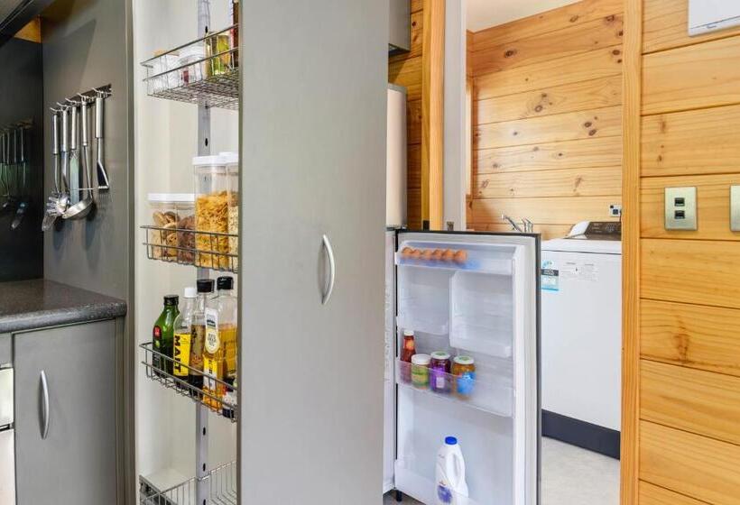 צימר Ngongotaha Lakeside Lodge