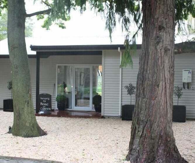 צימר Revive On Oakview Boutique Accommodation And Spa