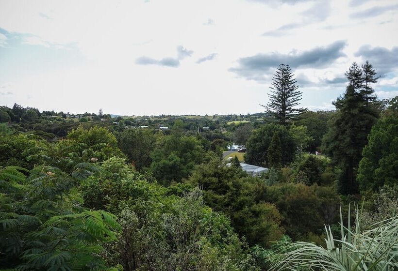 تختخواب و صبحانه Stone Store Lodge