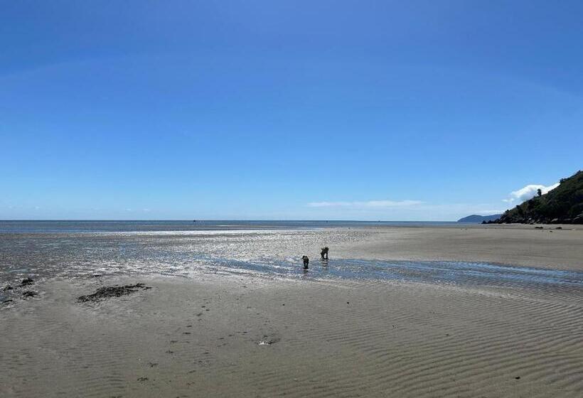 مبيت وإفطار Summerspring Beachfront Accommodation