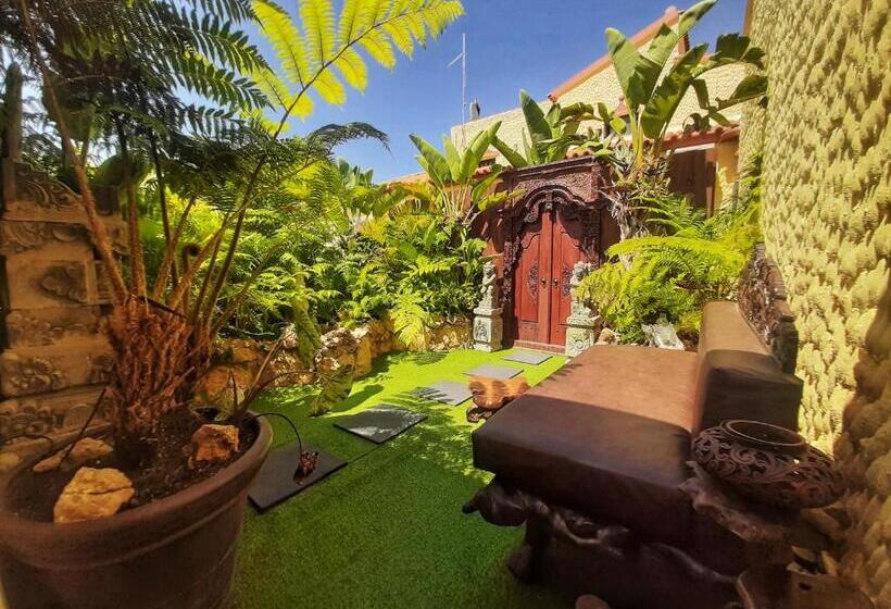 צימר Villa Paraiso Naturism Optional Adults Only