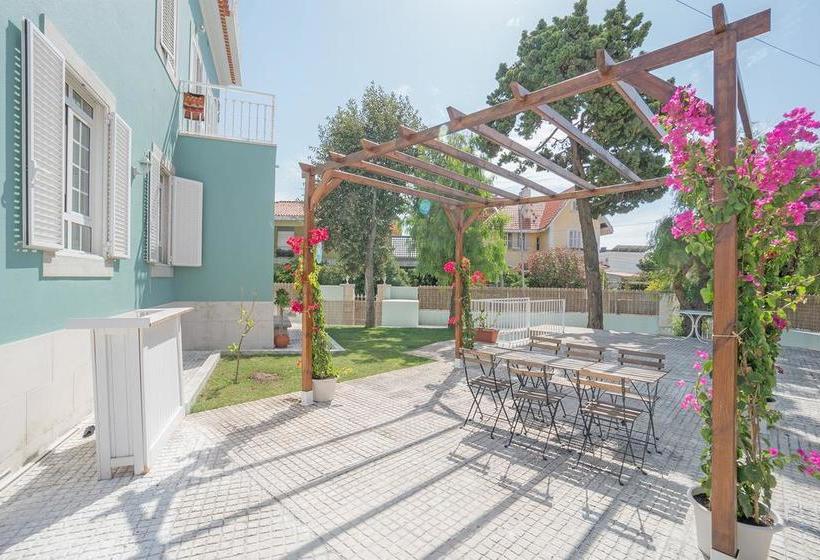 Blue Boutique Hostel & Suites