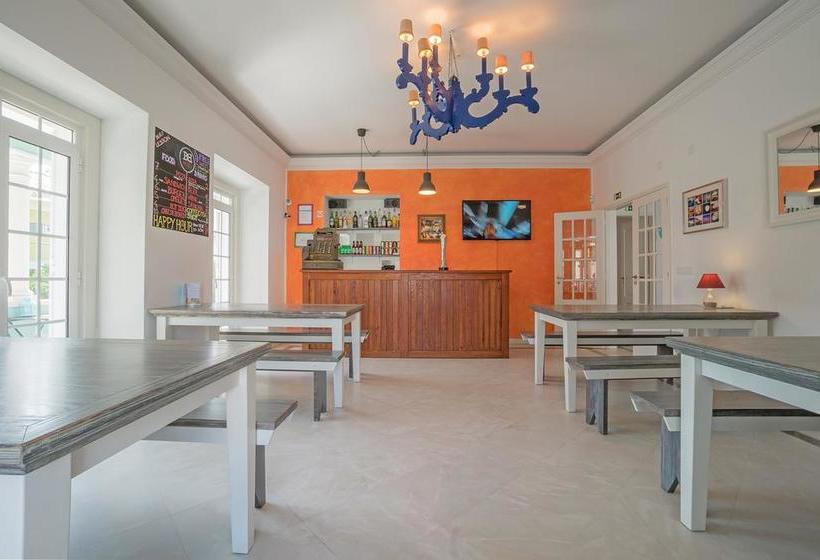 Blue Boutique Hostel & Suites