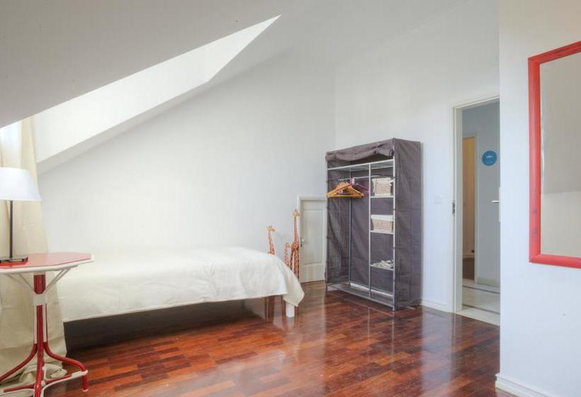 Blue Boutique Hostel & Suites