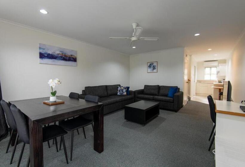 Cambridge Mews Motel