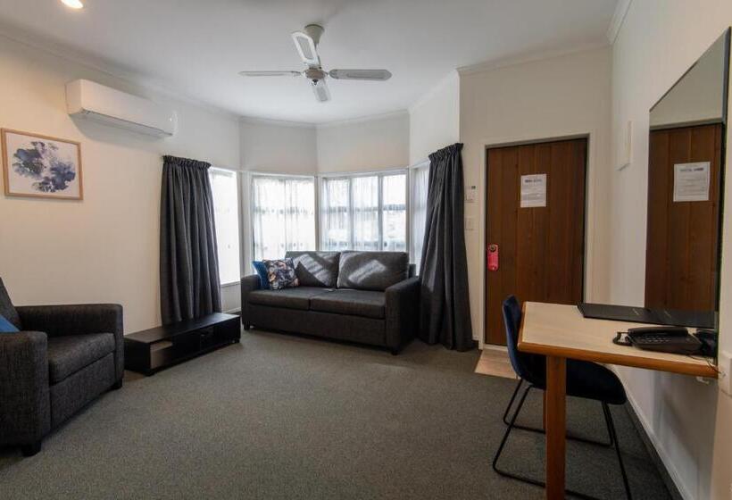 Cambridge Mews Motel