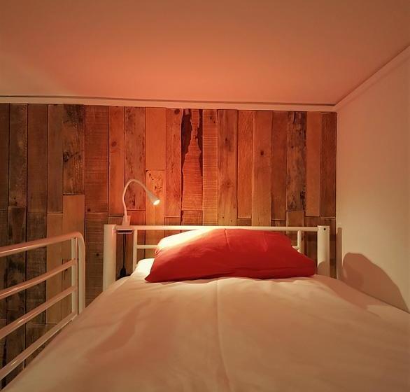 Cascais Cool Hostel Suites & Pool