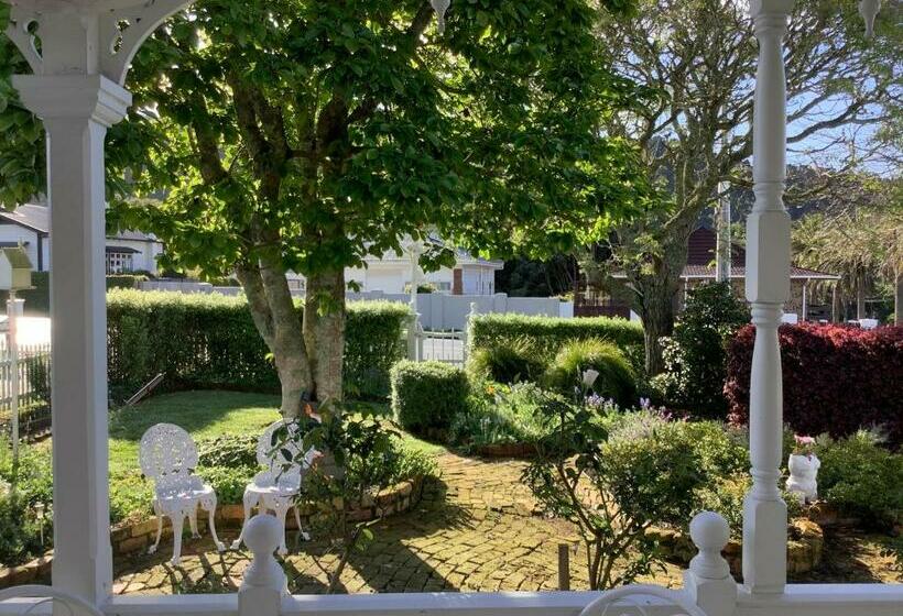 Chelsea House Bed & Breakfast