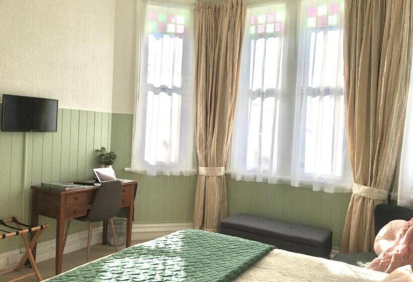 Chelsea House Bed & Breakfast