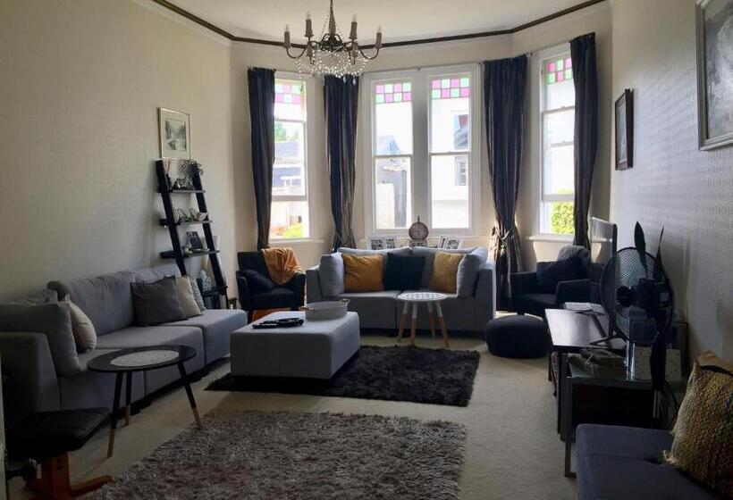 Chelsea House Bed & Breakfast